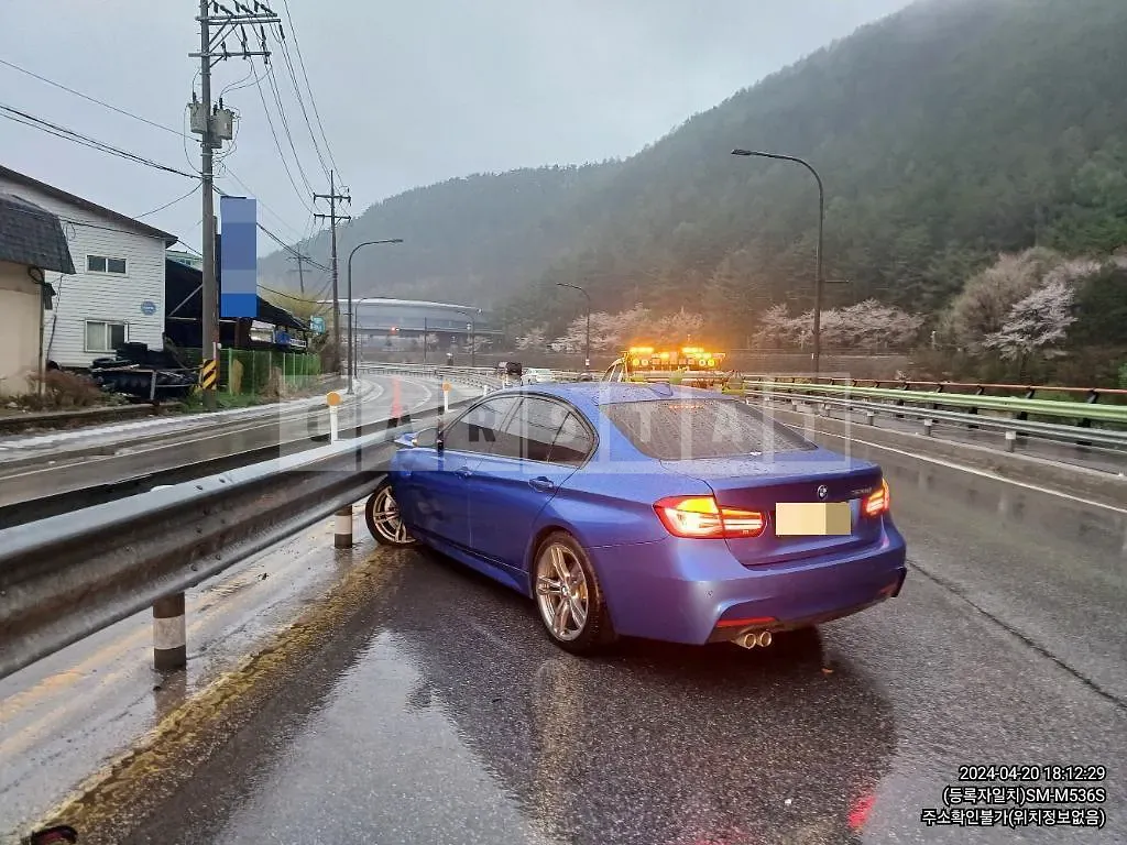 Photo 2 of 8: 2016 BMW 320d — Korean insurance auction