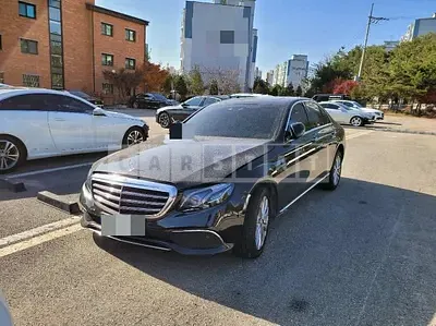 Photo 1 of 23: 2017 Mercedes-Benz E220 d — Korean insurance auction