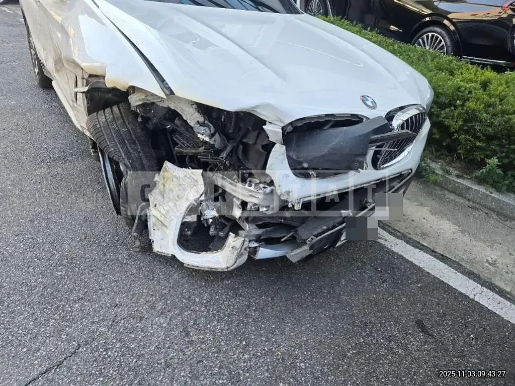 Photo 2 of 23: 2018 BMW X3 xDrive20d — Korean insurance auction