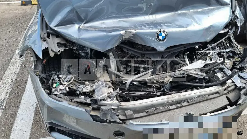 Photo 2 of 21: 2018 BMW 520d — Korean insurance auction
