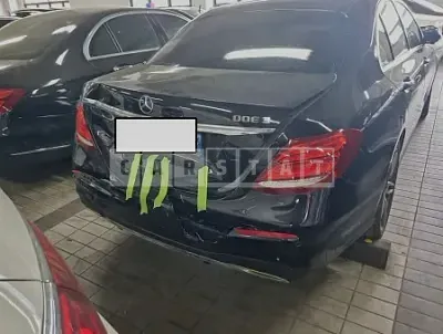 Photo 1 of 8: 2019 Mercedes-Benz E300, VIN WDDZF4JB8KA522276 — Korean insurance auction