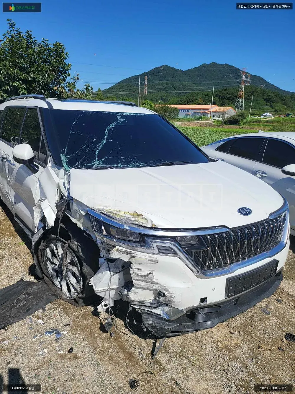 Photo 2 of 36: 2021 Kia Carnival, VIN KNANE81BBMS064230 — Korean insurance auction