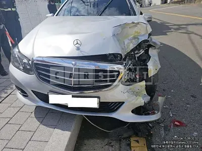 Photo 1 of 10: 2016 Mercedes-Benz E 300 — Korean insurance auction