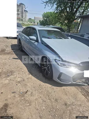 Photo 2 of 13: 2025 BMW 320i — Korean insurance auction