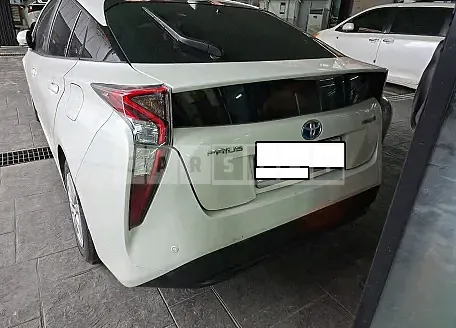 Photo 2 of 7: 2018 Toyota Prius — Korean insurance auction