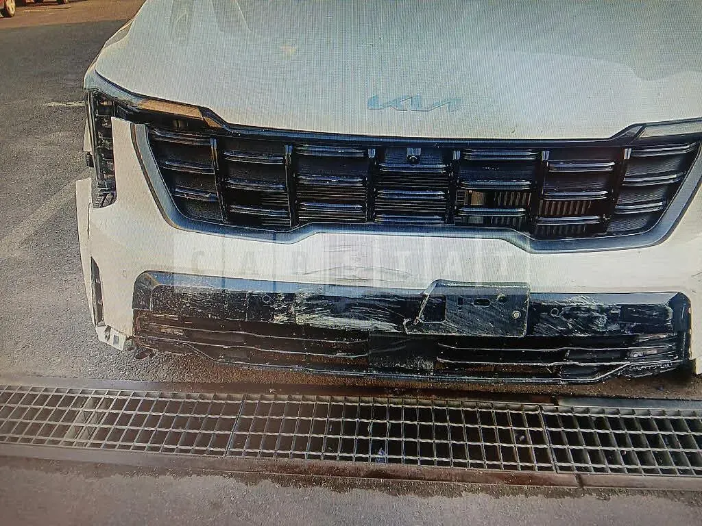 Photo 2 of 28: 2024 Kia Sorento, VIN KNARH81FHSA324250 — Korean insurance auction