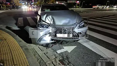 Photo 1 of 6: 2023 Lexus ES300h — Korean insurance auction