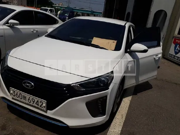 Photo 2 of 15: 2018 Hyundai Modern Ionic, VIN KMHC851CGJU057405 — Korean insurance auction