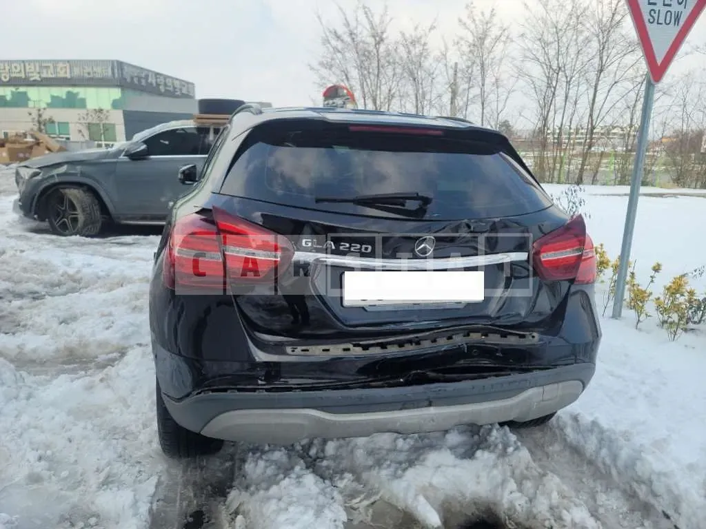 Photo 2 of 32: 2018 Mercedes-Benz GLA220, VIN WDCTG4FB5JJ462701 — Korean insurance auction