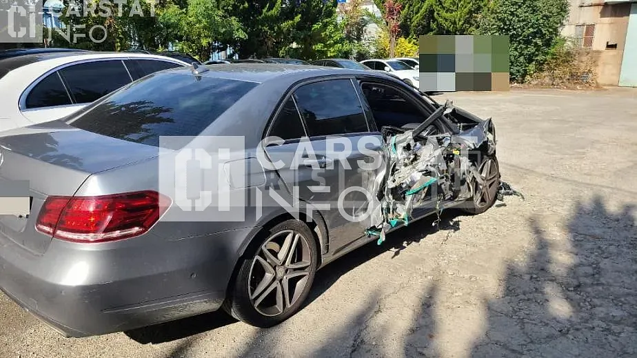 Photo 2 of 37: 2015 Mercedes-Benz E220 BlueTec, VIN WDDHF0AB6FB116467 — Korean insurance auction