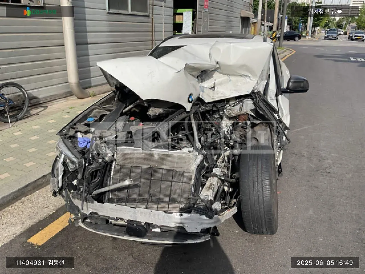 Photo 2 of 14: 2021 BMW X4 xDrive 20i, VIN WBA2V9101M9H06652 — Korean insurance auction