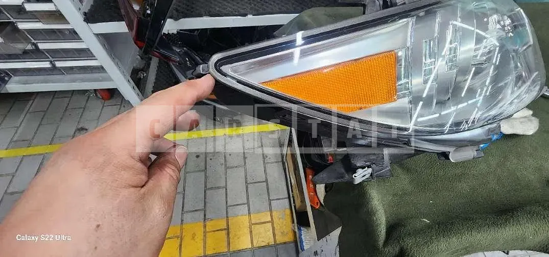 Photo 2 of 3: 2017 Lexus (parts) ES300h Headlamp — Korean insurance auction