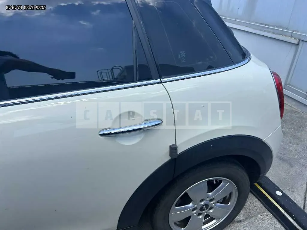 Photo 2 of 16: 2016 MINI Cooper D — Korean insurance auction