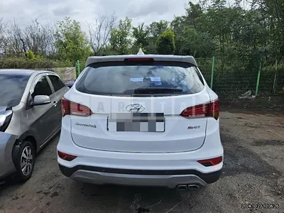 Photo 1 of 16: 2016 Hyundai Santa Fe DM — Korean insurance auction