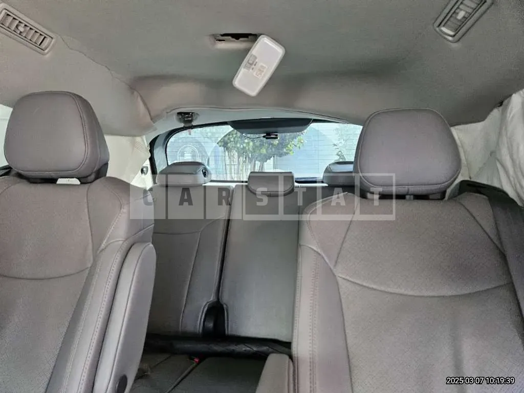 Photo 2 of 27: 2021 Toyota Cinema Hybrid 2WD — Korean insurance auction