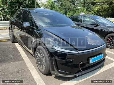 2026 Tesla Model Y L