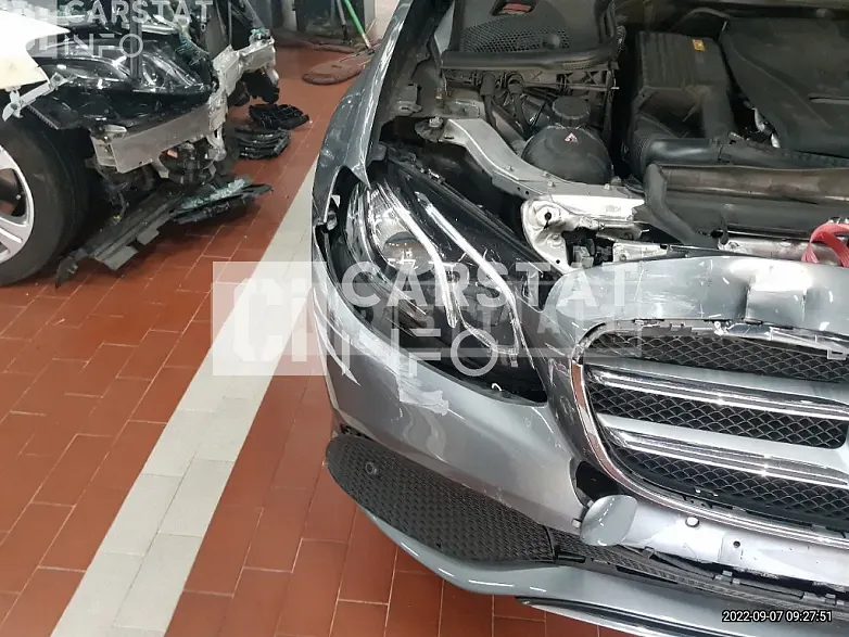 Photo 2 of 23: 2018 Mercedes-Benz E200 — Korean insurance auction