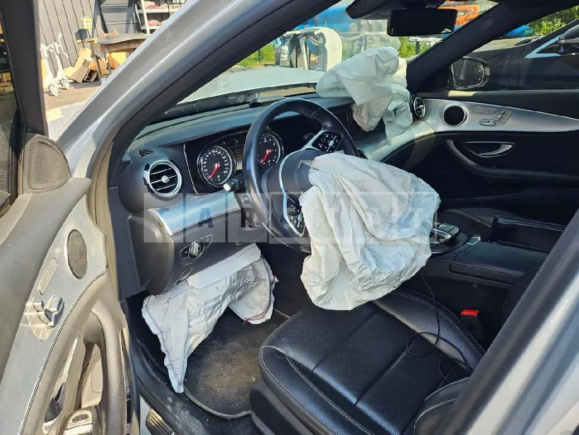 Photo 2 of 54: 2020 Mercedes-Benz E 250 — Korean insurance auction