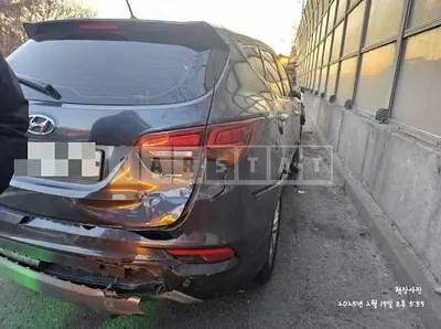 Photo 1 of 23: 2015 Hyundai Santa Fe DM — Korean insurance auction