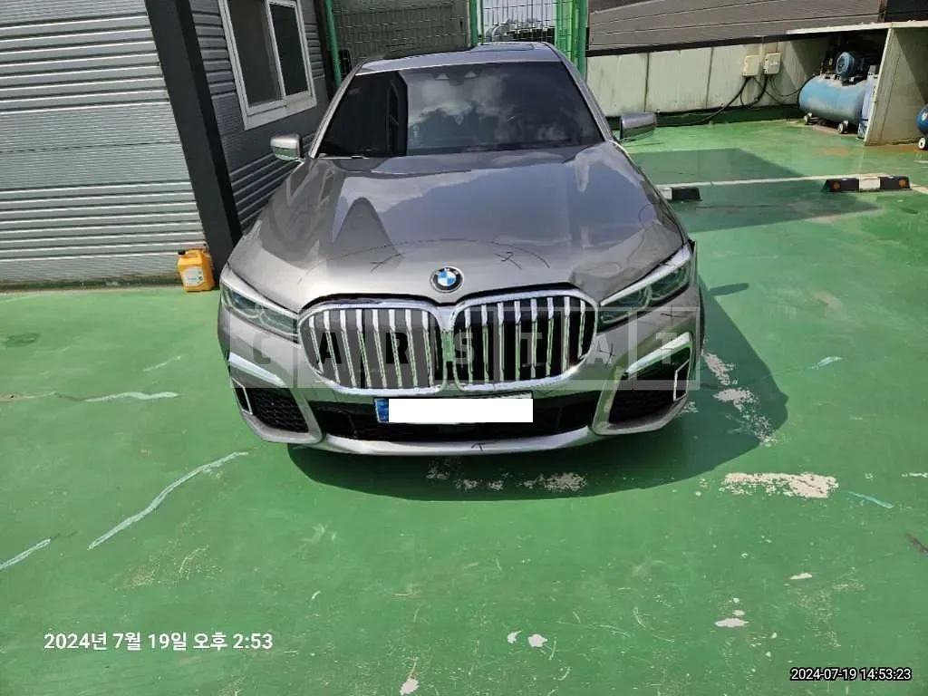 Photo 2 of 37: 2018 BMW 740Li xDrive — Korean insurance auction