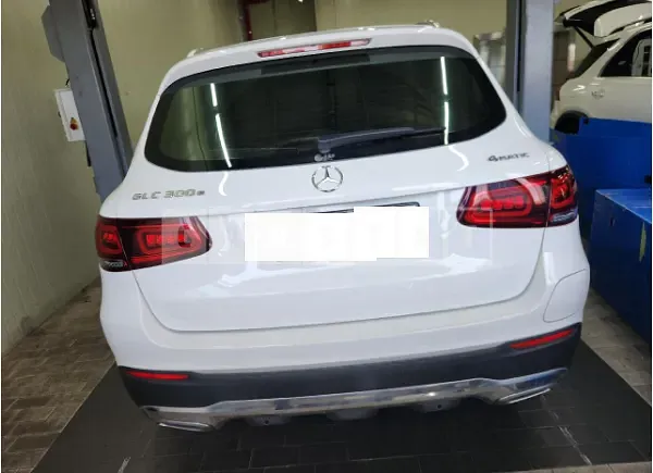 Photo 2 of 22: 2021 Mercedes-Benz GLC300e 4Matic — Korean insurance auction
