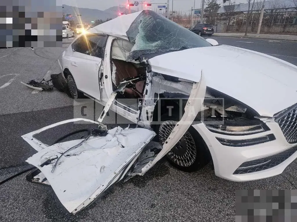 Photo 2 of 10: 2022 Genesis G80 — Korean insurance auction