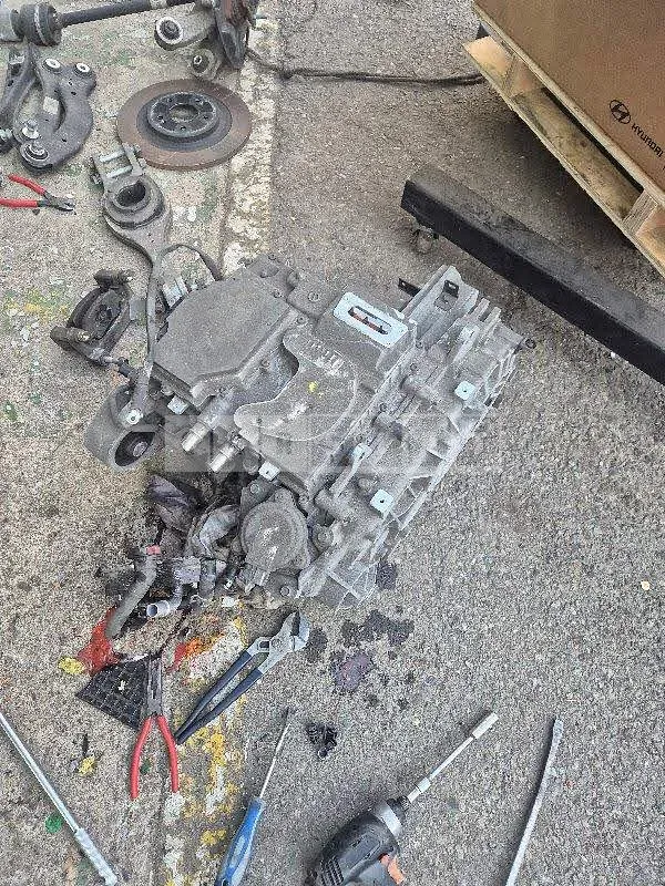 Photo 2 of 3: 2024 Hyundai Auto Parts IONIQ 5 Speed Reducer, VIN KMHKL81EFRU249968 — Korean insurance auction