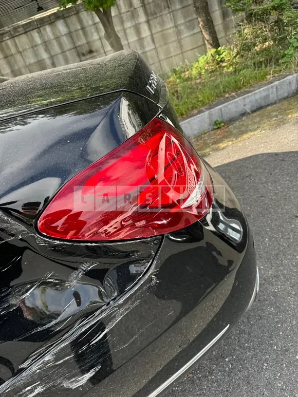 Photo 2 of 10: 2018 Mercedes-Benz E220d 4Matic — Korean insurance auction