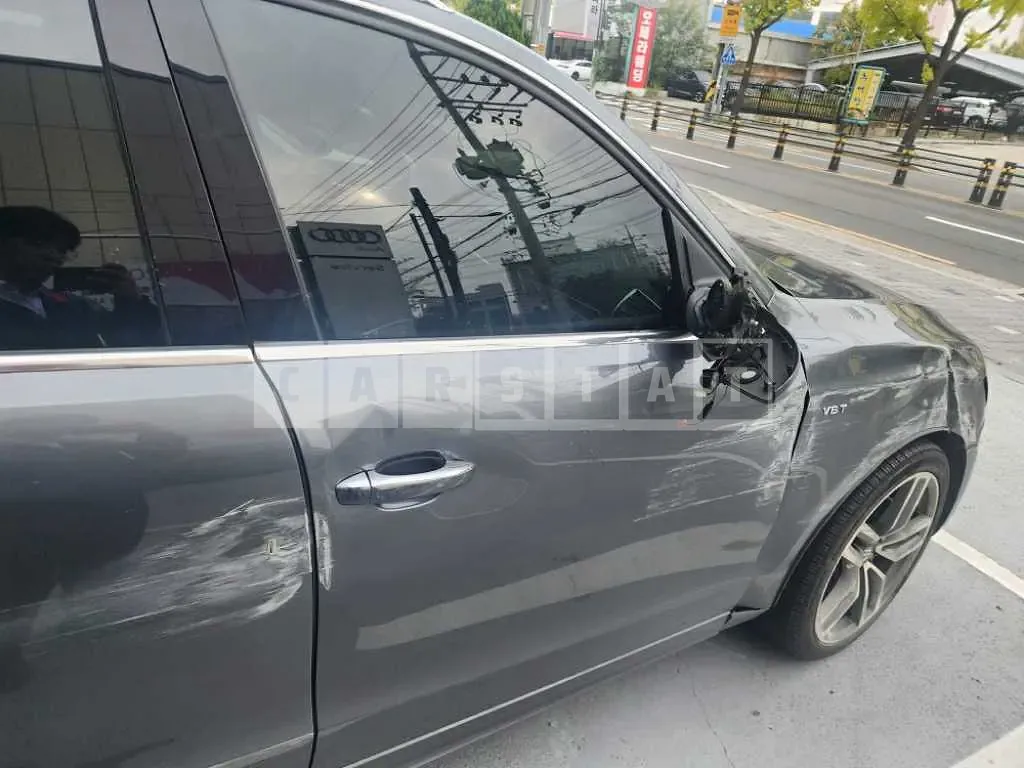 Photo 2 of 30: 2015 Audi SQ5 3.0 TDI quattro — Korean insurance auction