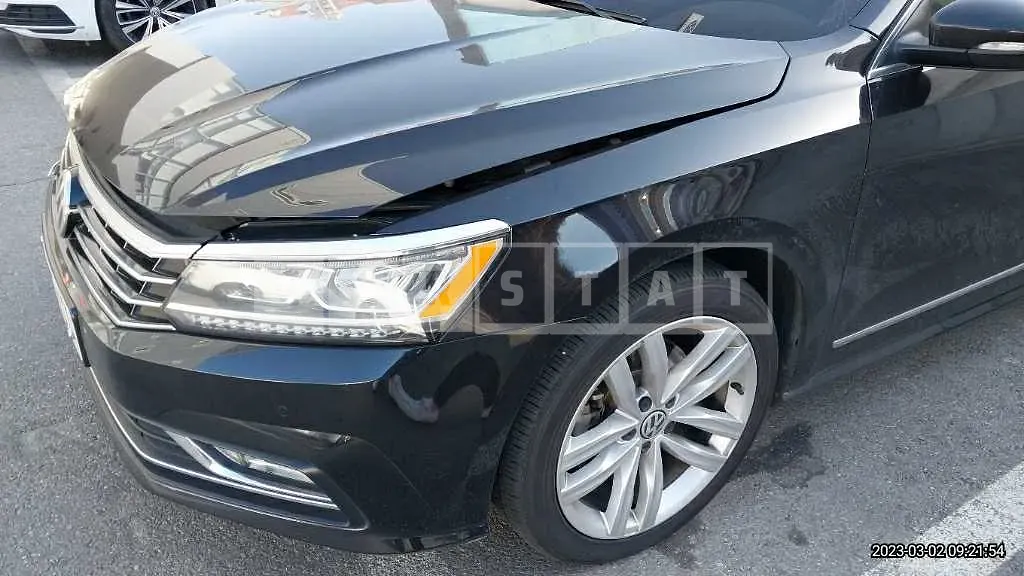 Photo 2 of 36: 2018 Volkswagen Passat 2.0 TSI, VIN 1VWZZZA3ZJC036774 — Korean insurance auction