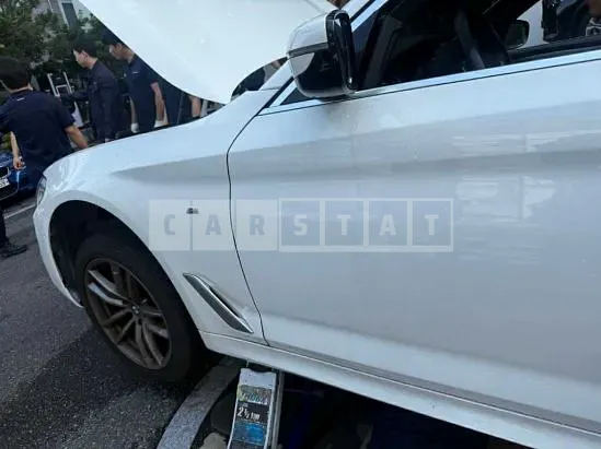 Photo 2 of 17: 2018 BMW 520d — Korean insurance auction
