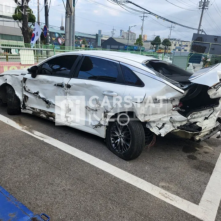 Photo 2 of 8: 2021 Kia K5 2.0 — Korean insurance auction