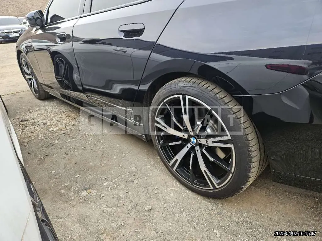 Photo 3 of 3: 2024 BMW (parts) 530i xDrive Wheels — Korean insurance auction