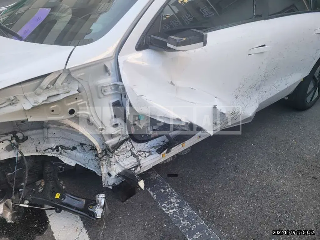 Photo 2 of 22: 2023 Hyundai Modern Ionic 6, VIN KMHM541CPPA003570 — Korean insurance auction