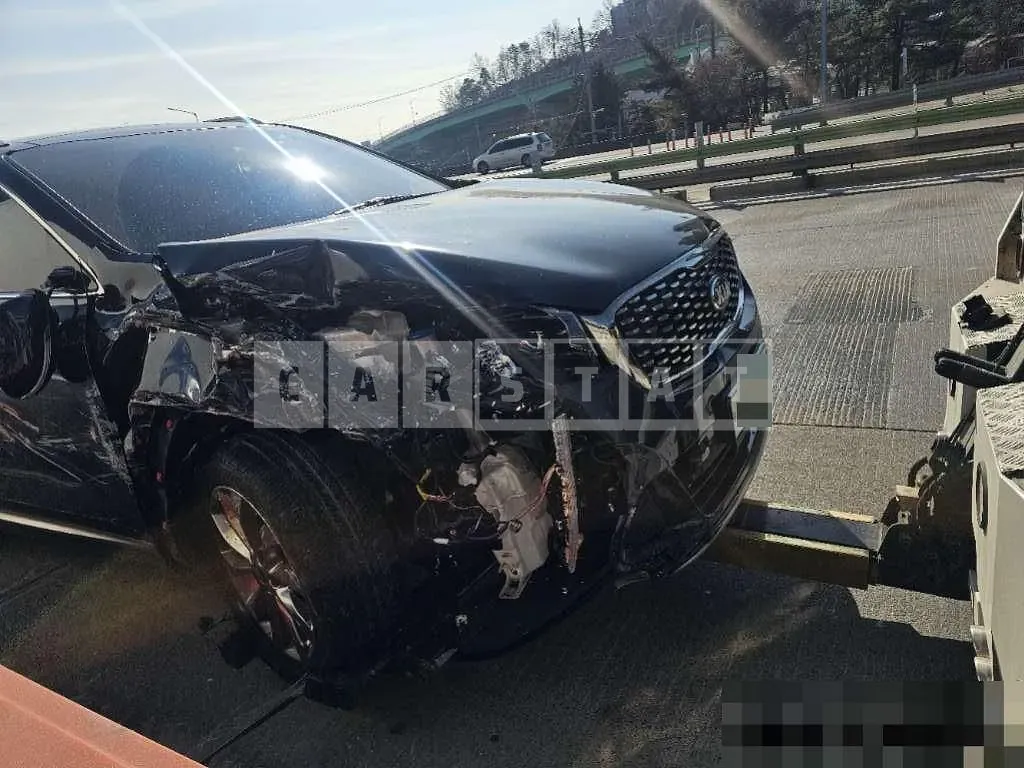 Photo 2 of 25: 2018 Kia Sorento — Korean insurance auction