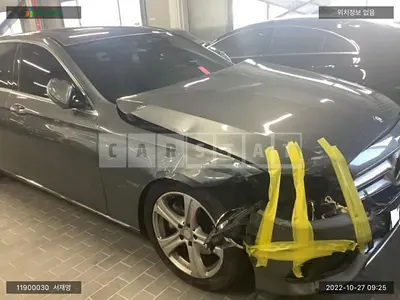 Photo 1 of 12: 2016 Mercedes-Benz E 200, VIN WDDZF4CB1HA109699 — Korean insurance auction