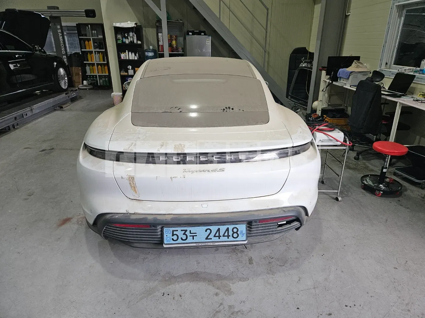 Photo 2 of 9: 2021 Saturn Porsche Tycan 4S (High) — Korean insurance auction