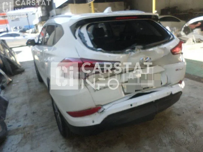 Photo 2 of 8: 2015 Hyundai Tucson 1.7 — Korean insurance auction