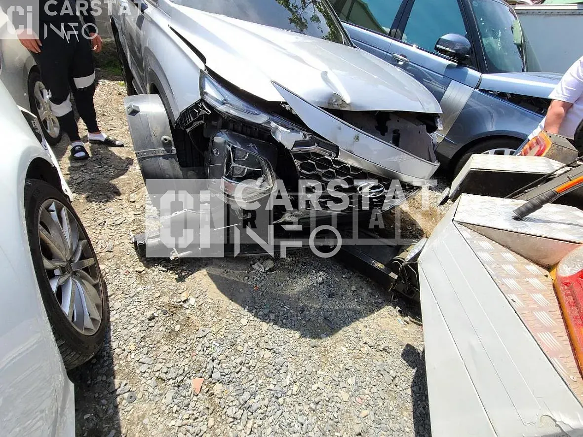 Photo 2 of 21: 2019 Hyundai Santa Fe, VIN KMHS381BBKU156411 — Korean insurance auction