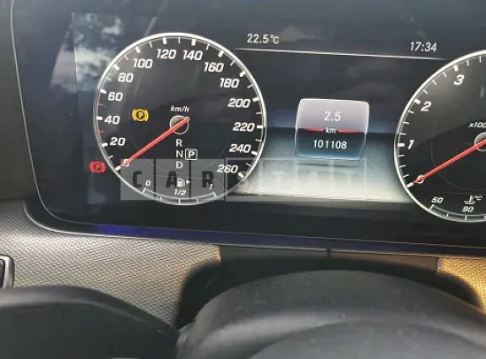 Photo 2 of 17: 2019 Mercedes-Benz E 300 — Korean insurance auction