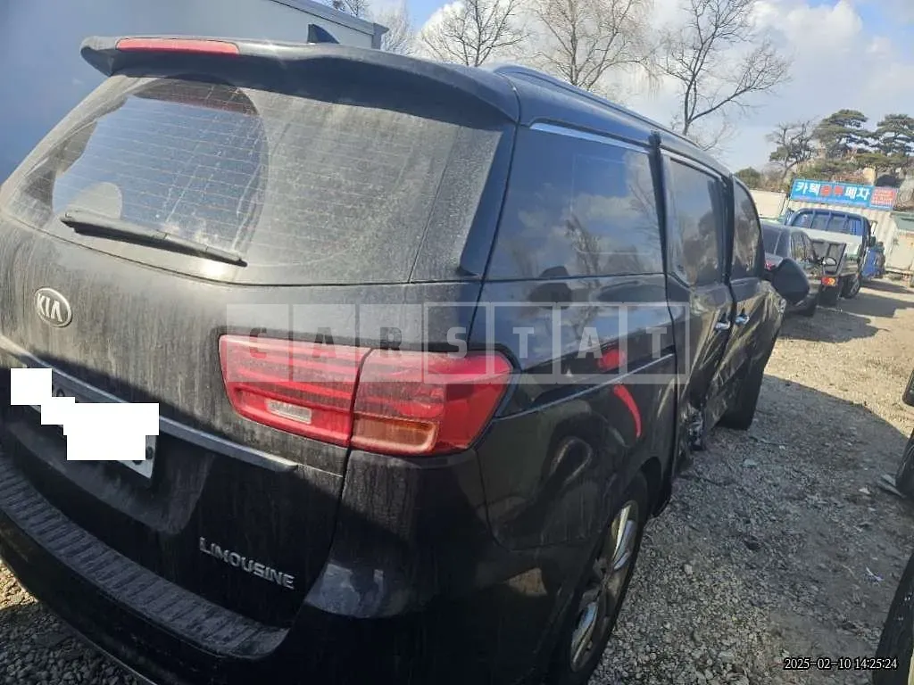 Photo 2 of 21: 2019 Kia Carnival Limousine — Korean insurance auction