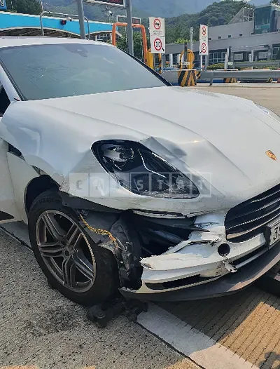 Photo 1 of 9: 2019 Porsche Macan, VIN WP1AA2952KLB13427 — Korean insurance auction