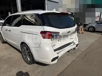 Photo 1 of 45: 2019 Kia Carnivals — Korean insurance auction