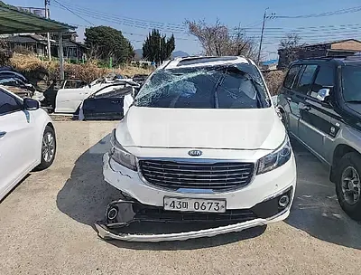 Photo 1 of 16: 2016 Kia Carnival, VIN KNAMC81ABGS162609 — Korean insurance auction