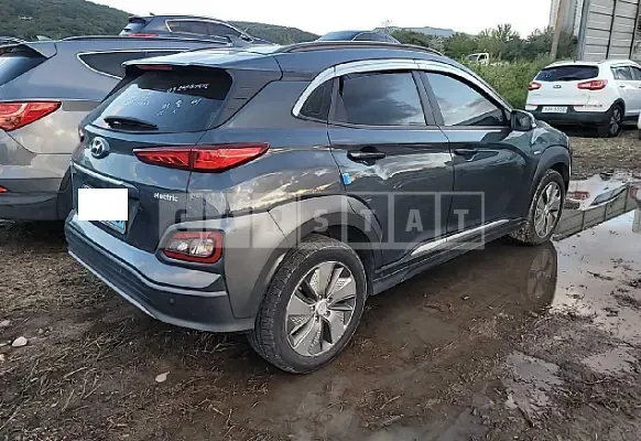 Photo 2 of 7: 2019 Hyundai Kona Electric, VIN KMHK381GFKU017174 — Korean insurance auction