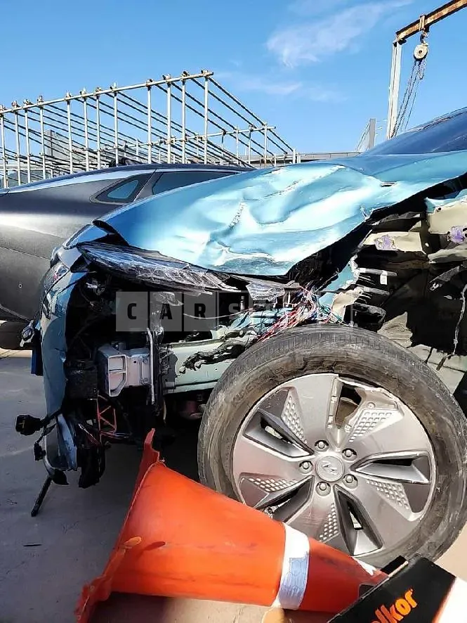 Photo 2 of 15: 2019 Hyundai Kona Electric, VIN KMHK381GFKU052985 — Korean insurance auction
