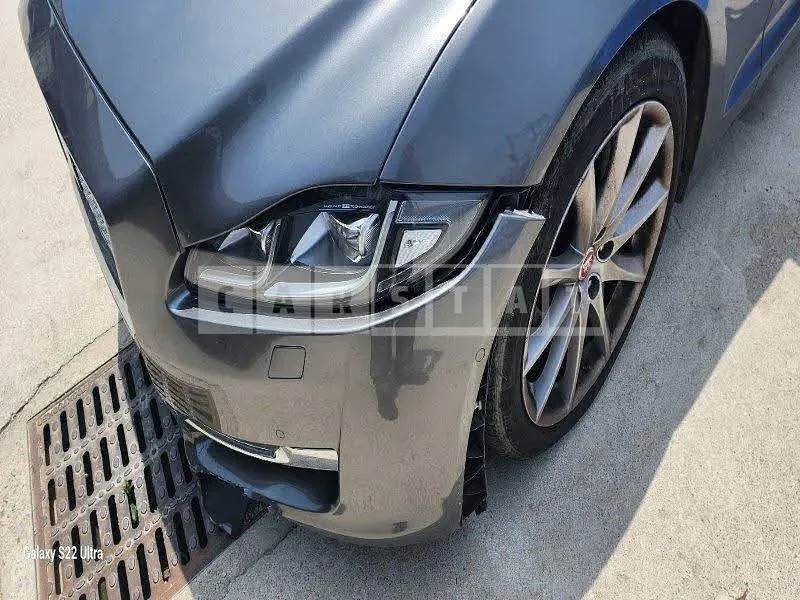 Photo 2 of 24: 2018 Jaguar XJ 3.0 d, VIN SAJAA2294JNW15875 — Korean insurance auction