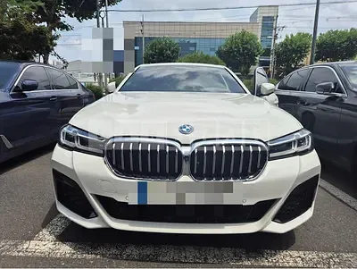 Photo 1 of 35: 2022 BMW 530e — Korean insurance auction