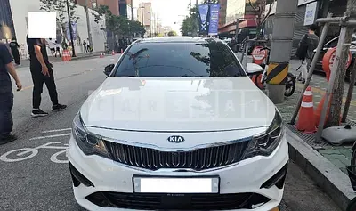 Photo 1 of 50: 2019 Kia K5, VIN KNAGW411BKA328099 — Korean insurance auction