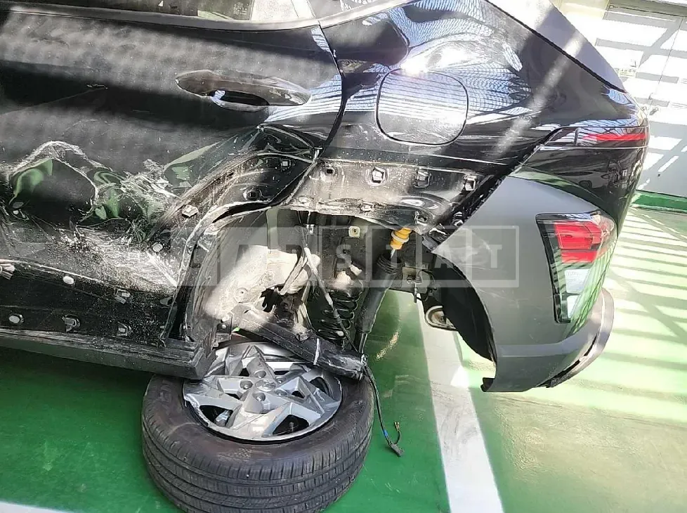 Photo 2 of 13: 2023 Hyundai Kona — Korean insurance auction